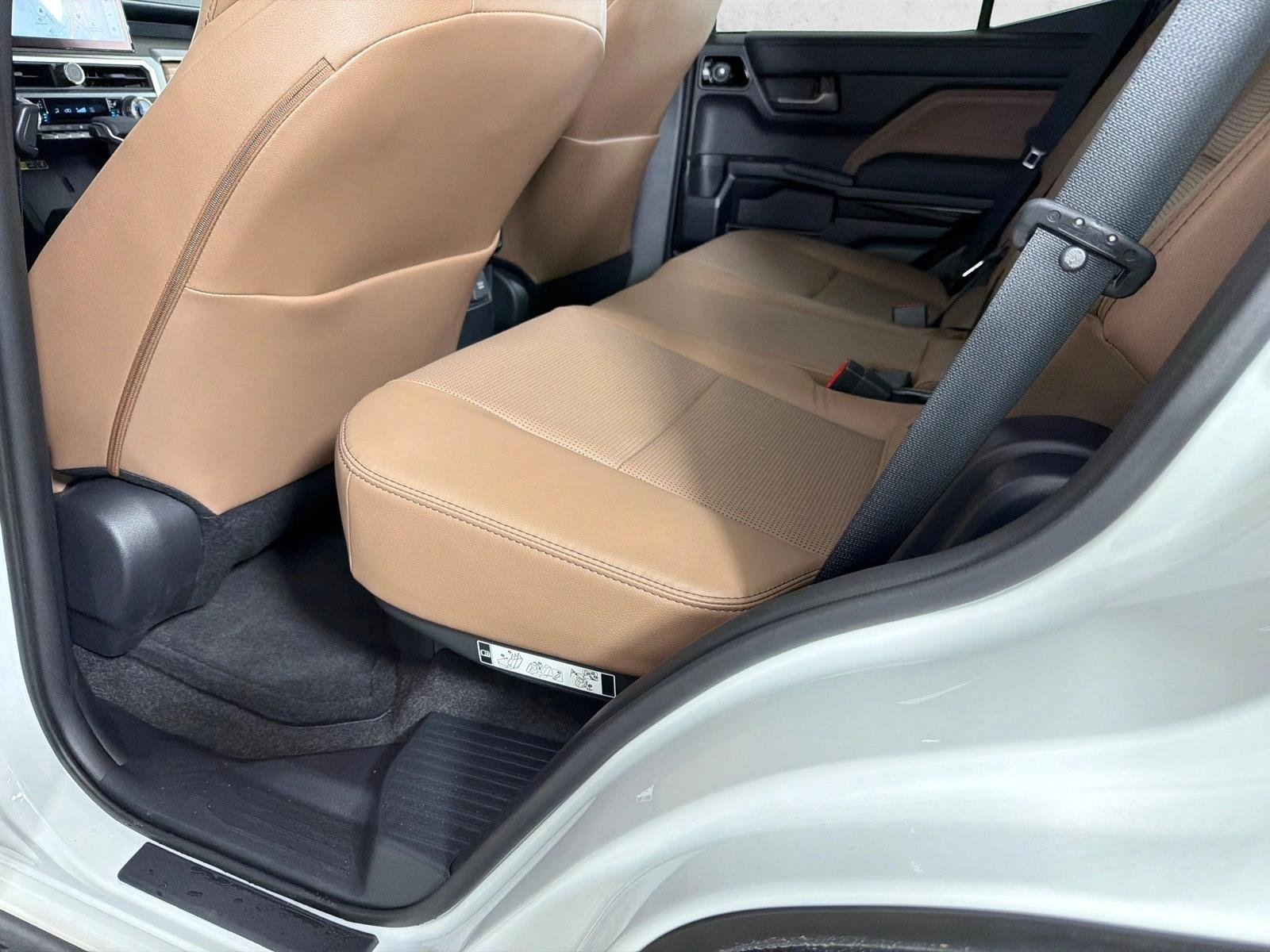 Used 2026  Toyota Hybrid Limited image 23