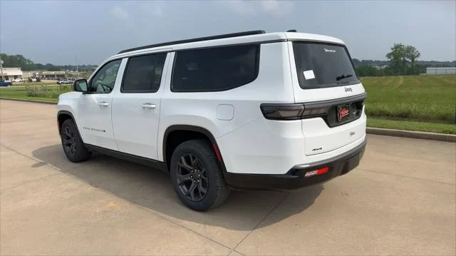 New 2026 Bright White Clear-Coat Exterior Paint Jeep Limited Altitude image 7