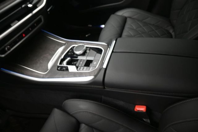 Used 2025 Gray BMW sDrive40i image 9