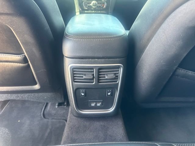 2018 Chrysler 300 Limited - Photo 10