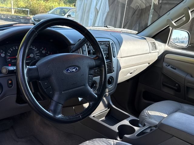 Used 2004 Red Fire Clearcoat Metallic Ford XLT image 15