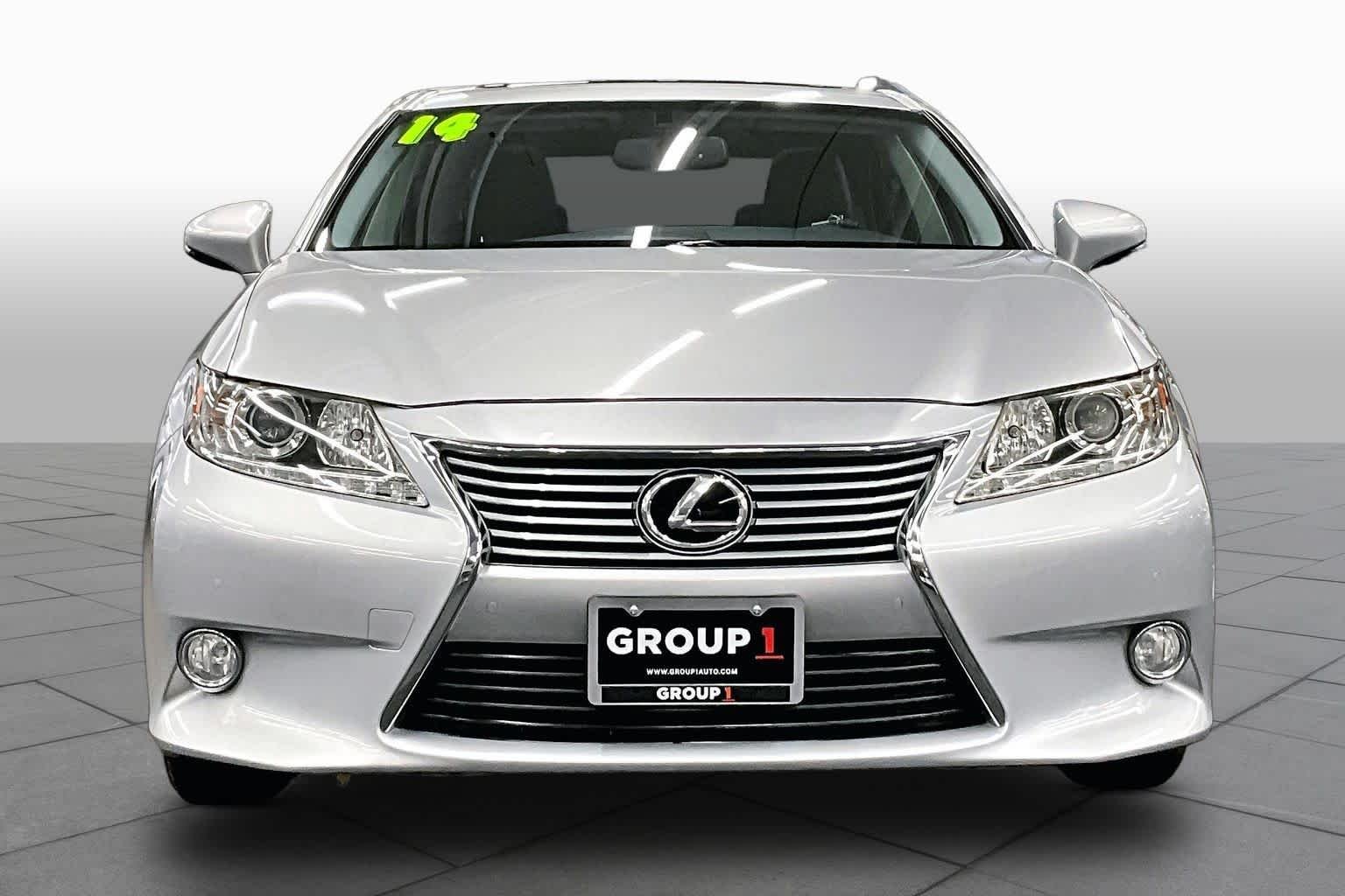 Used 2014 Silver Lining Metallic Lexus  image 3