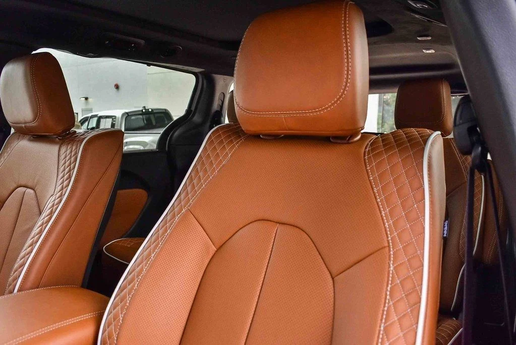 New 2026 Bright White Clear-Coat Exterior Paint Chrysler Pinnacle image 24