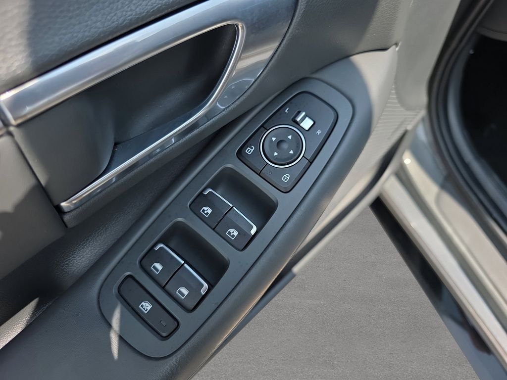 Used 2022 Hampton Gray Hyundai SEL Plus image 15