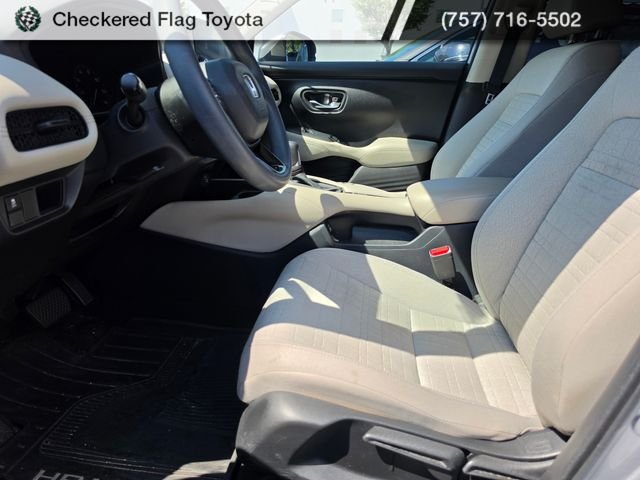 Used 2023 Lunar Silver Metallic Honda LX image 8
