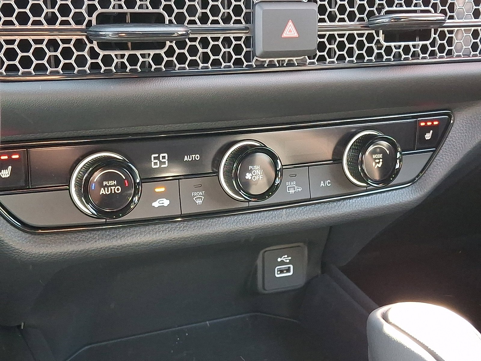 2025 Honda HR-V Sport - Photo 14