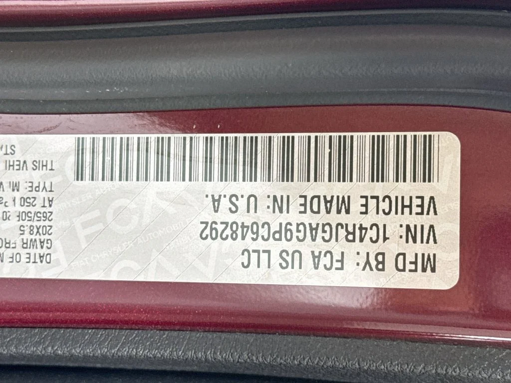 Used 2023 Red Jeep Altitude image 41