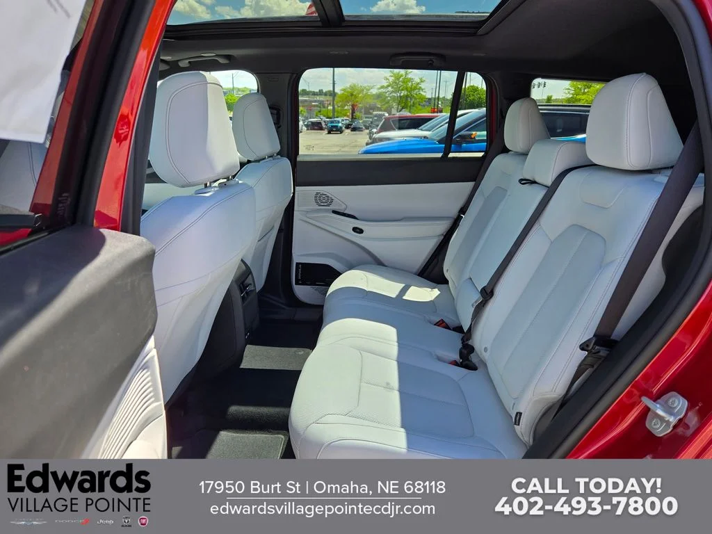 New 2026 Red Hot Pearl-Coat Exterior Paint Jeep Limited image 27