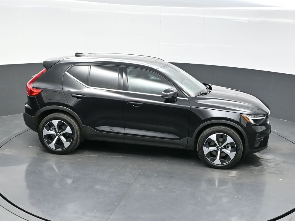 2025 Volvo XC40 Core - Photo 27