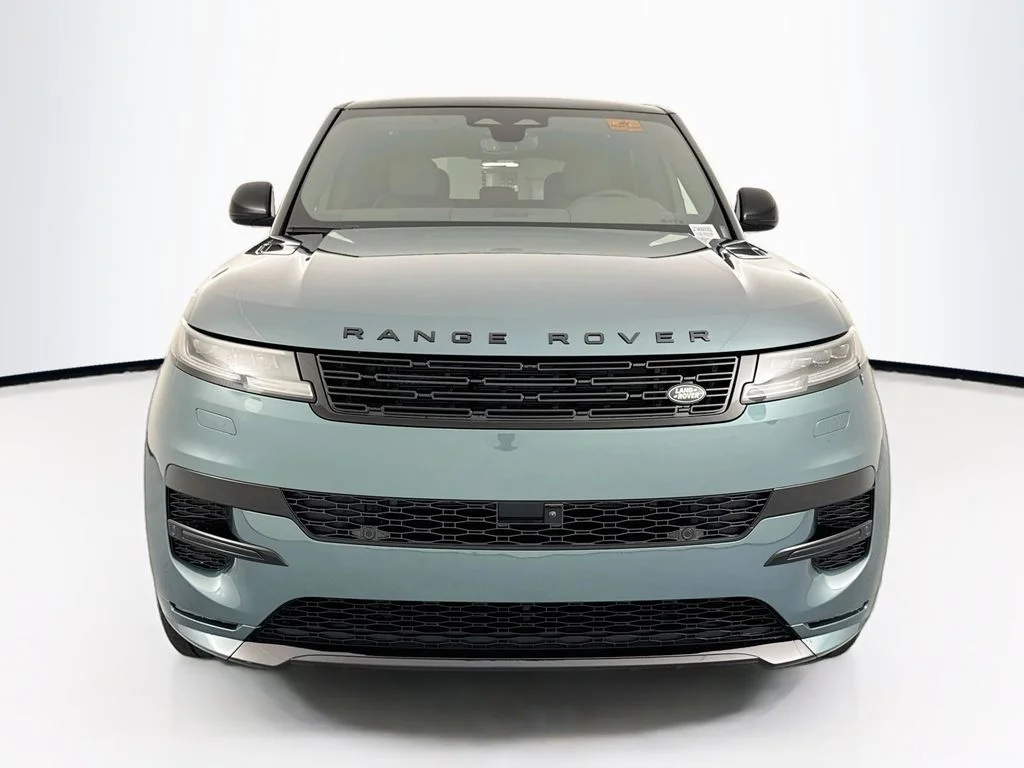 New 2026 Giola Green Land Rover Dynamic SE image 2