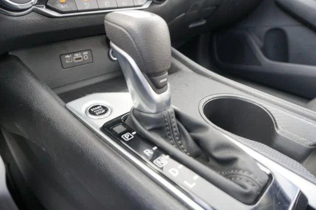Used 2025 BLACK Nissan SV image 31