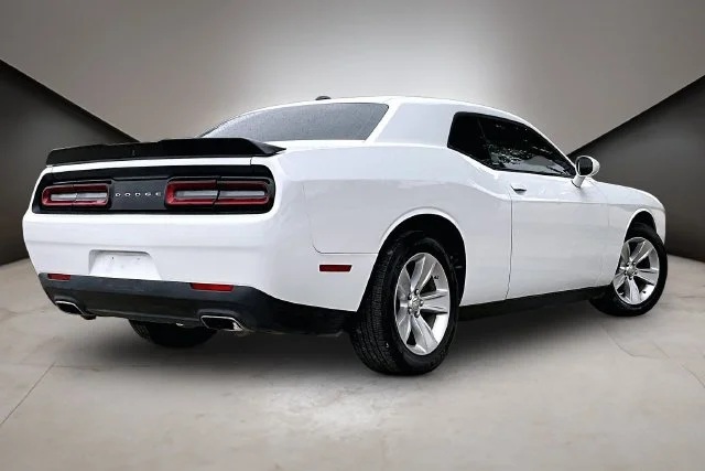Used 2023 White Dodge SXT image 6