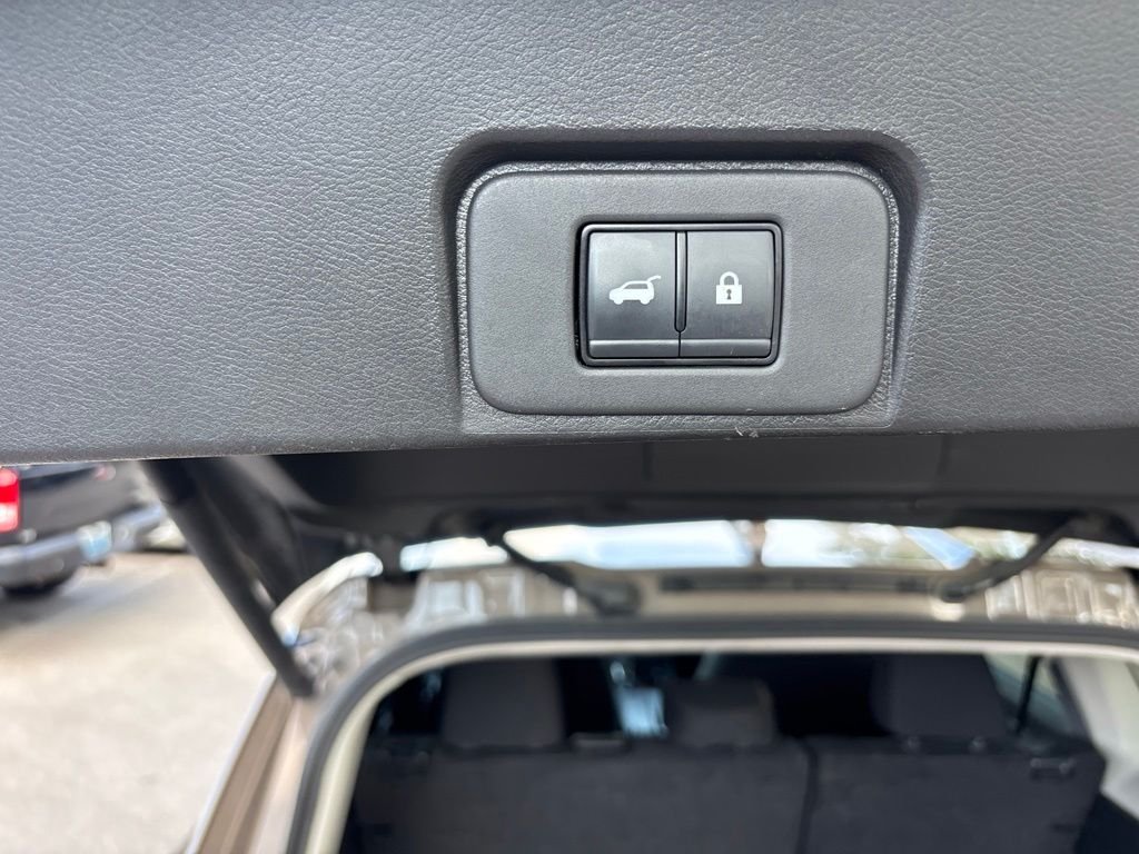 Certified Used 2025 Beige/tan Nissan SV image 34