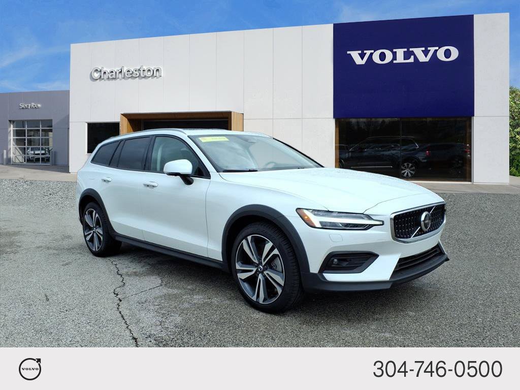 2026 Volvo V60 Cross Country Plus