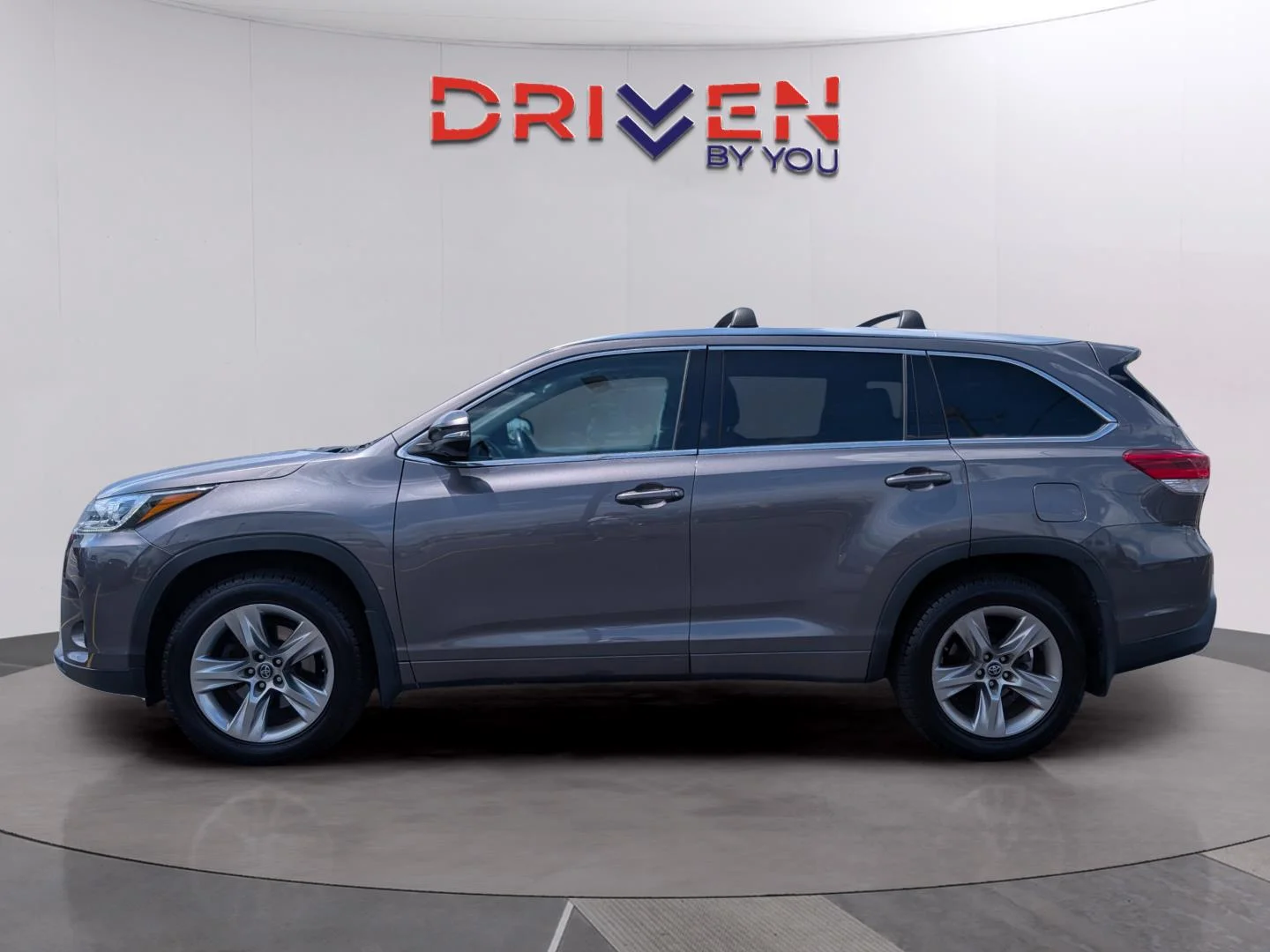 Used 2017 Predawn Gray Mica Toyota Limited image 2