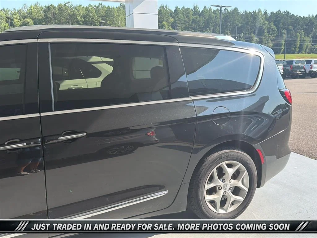 Used 2020 Brilliant Black Crystal Pearlcoat Chrysler Touring L Plus image 4
