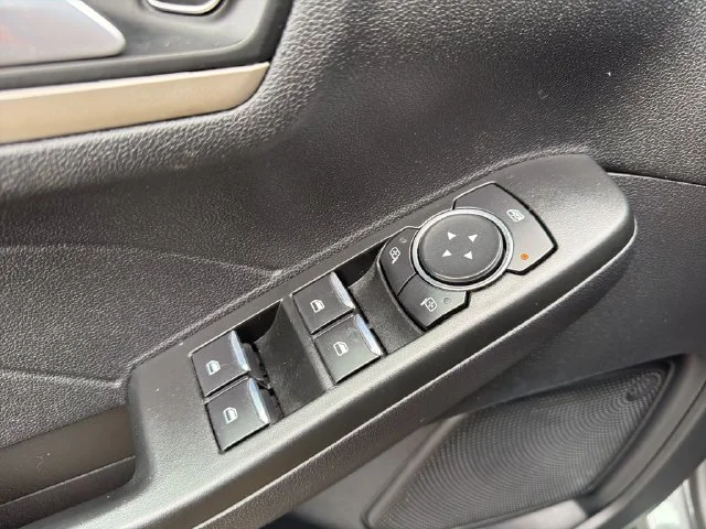 Used 2022 Gray Ford SEL image 19