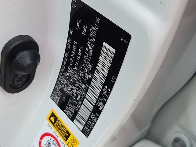 Used 2019 White Toyota XLE image 7