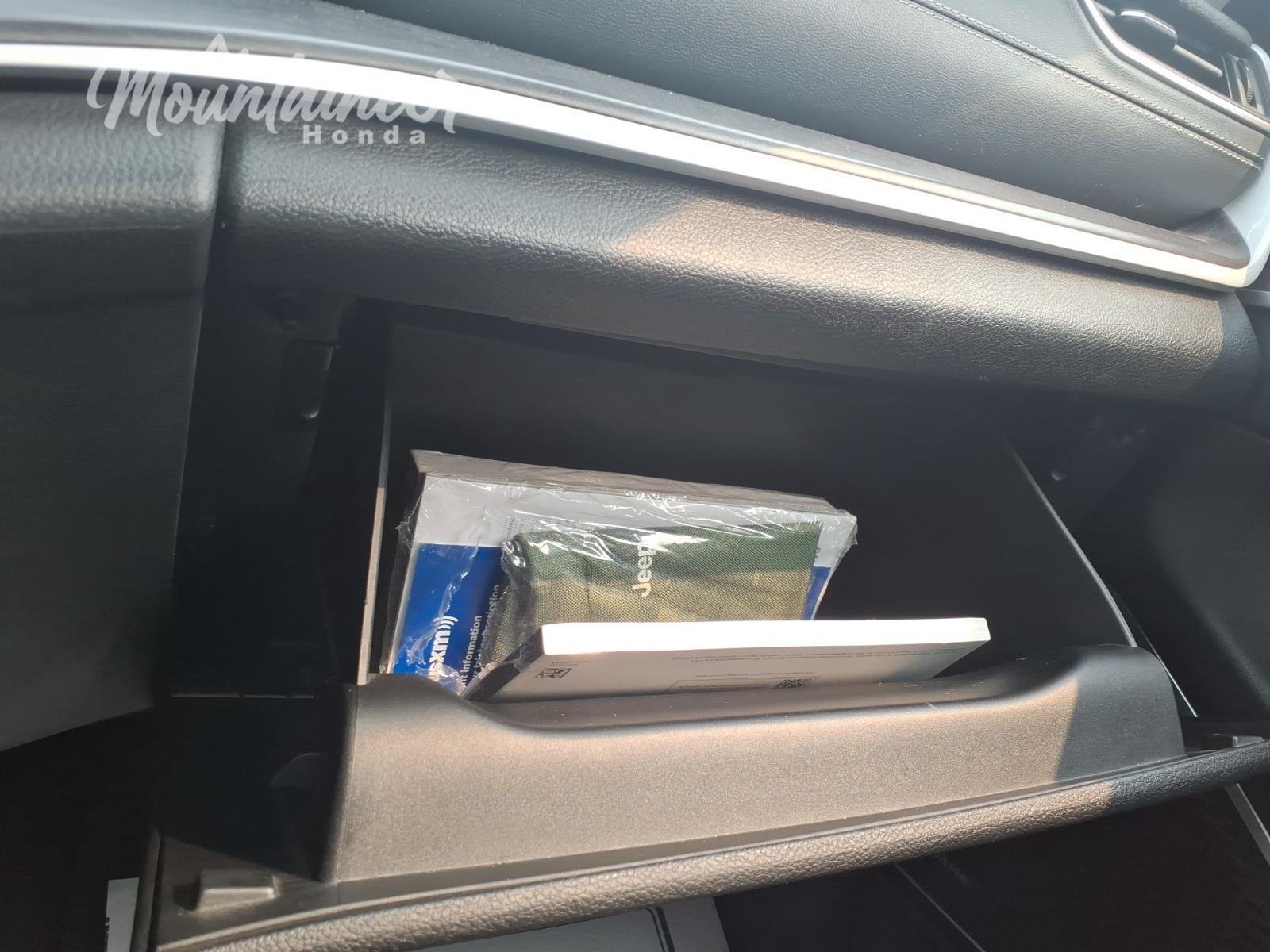 Used 2023 Diamond Black Crystal Pearlcoat Jeep Limited image 39