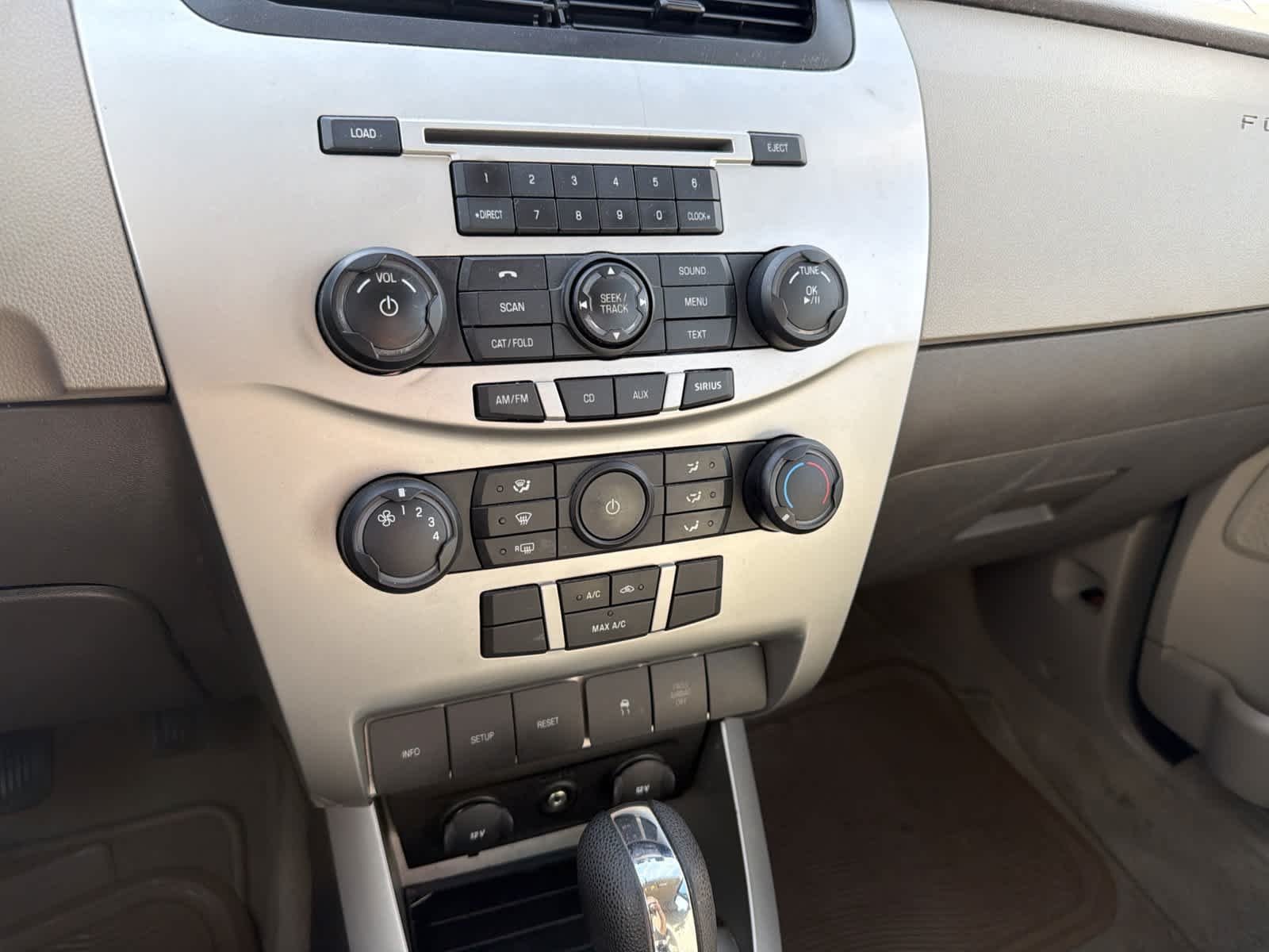 Used 2010  Ford SE image 12