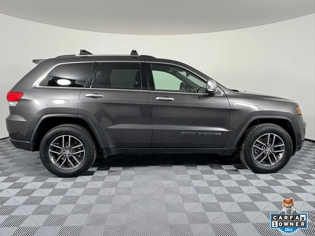 Used 2017 Gray Jeep Limited image 7