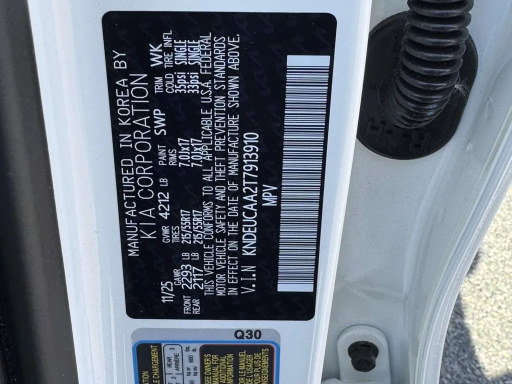 Used 2026 White Kia S image 30