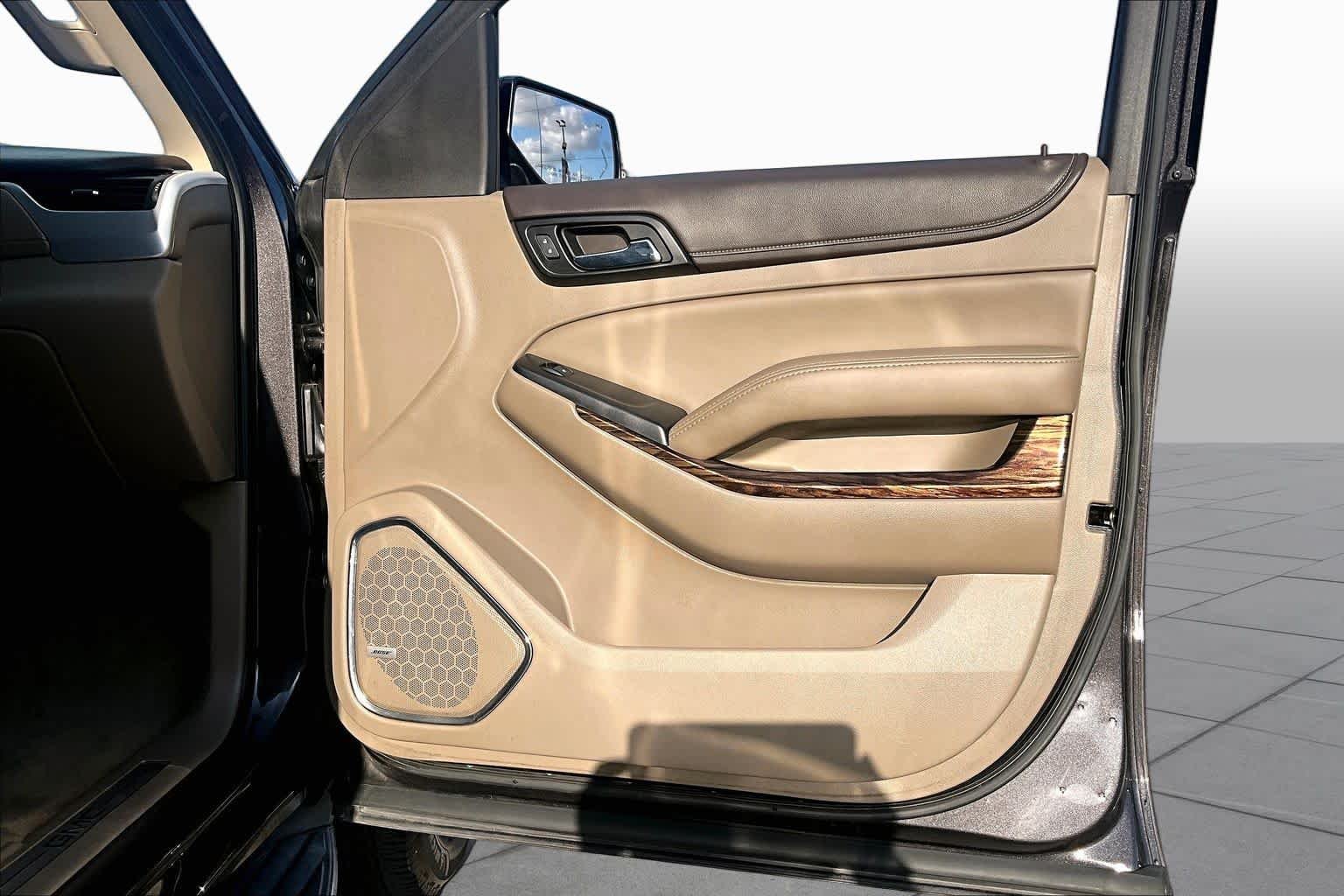 Used 2015 Iridium Metallic GMC SLT image 22