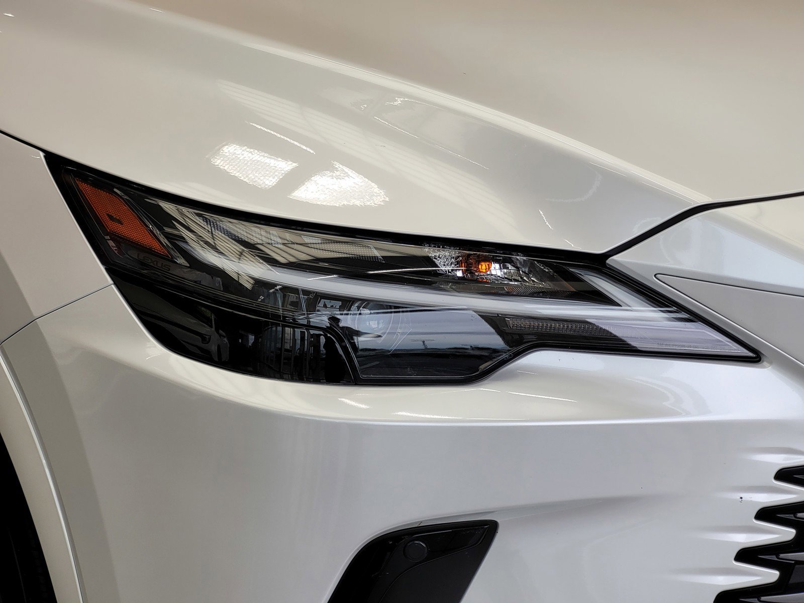 Used 2024 EMINENT WHITE PEARL Lexus  image 12