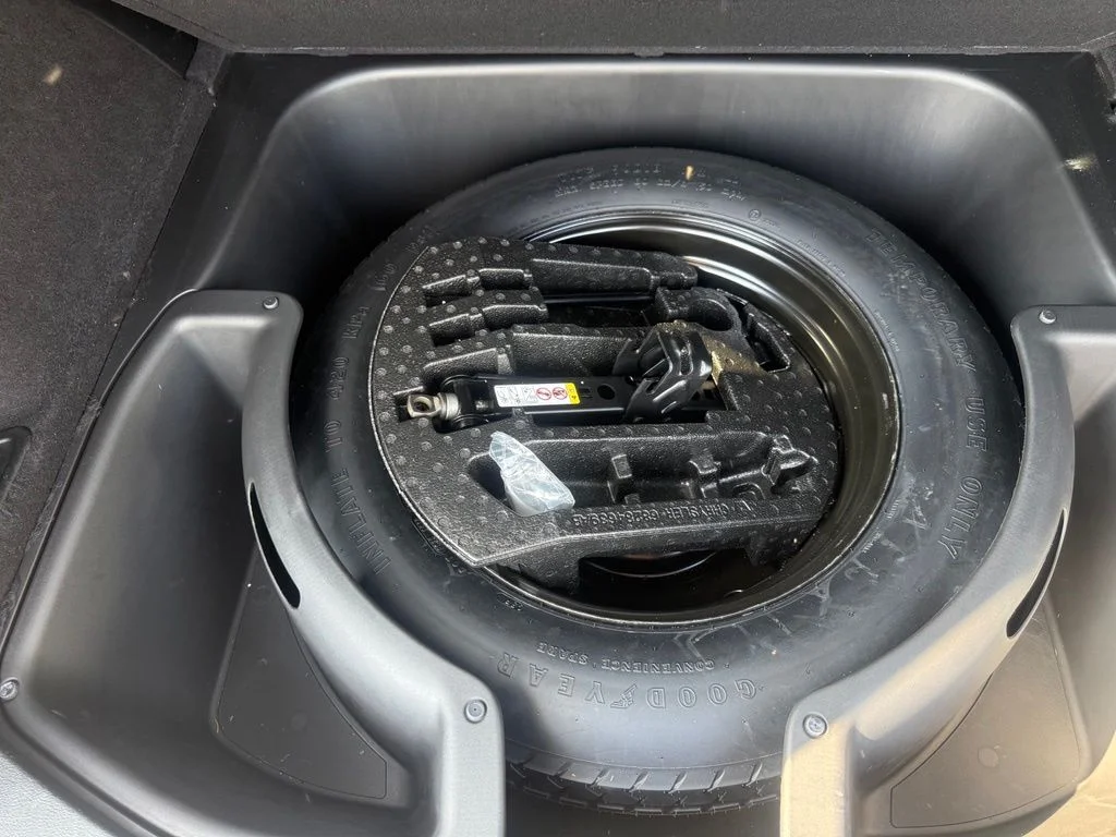 Used 2018 Gray Jeep Altitude image 39