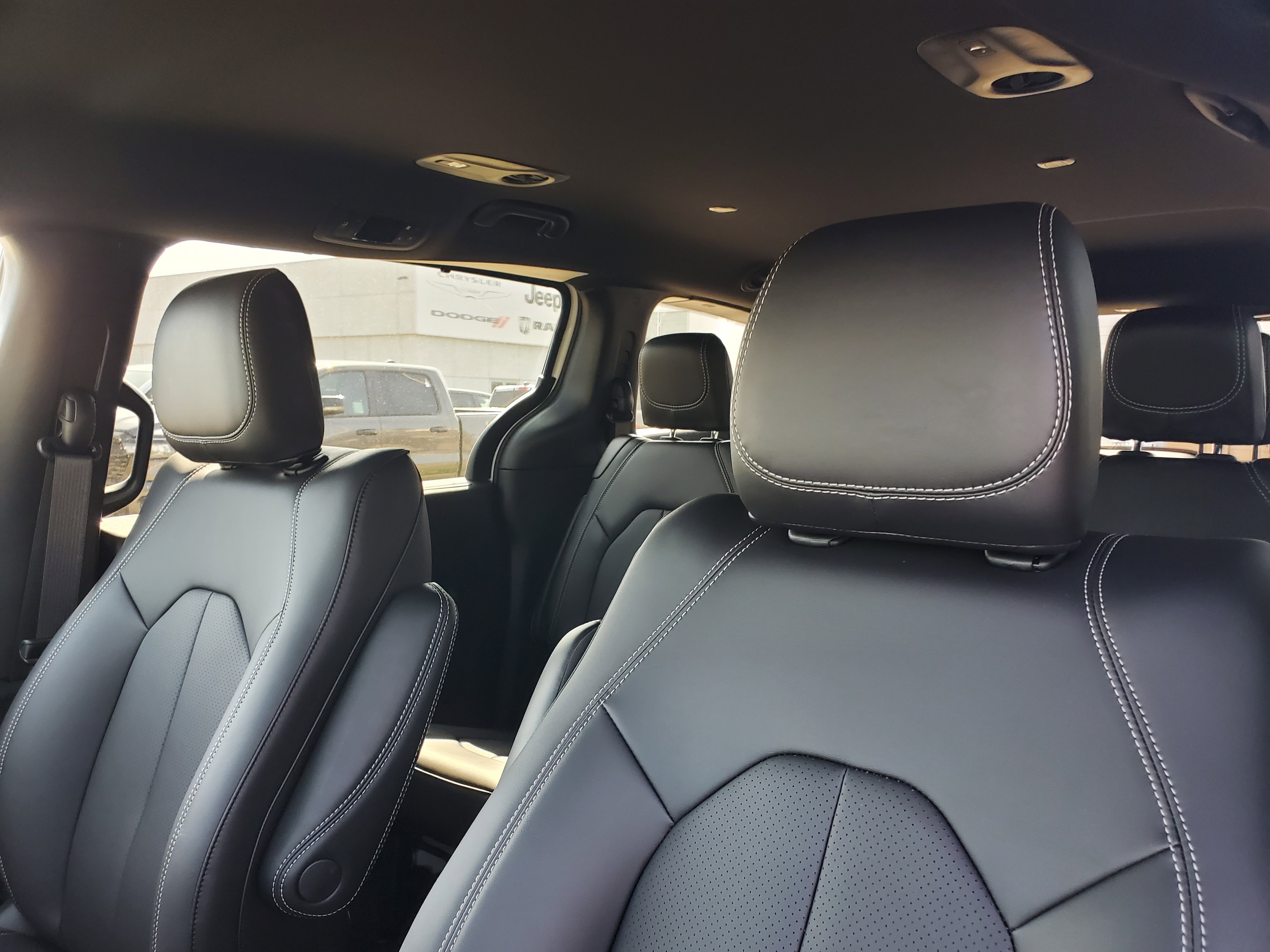 2026 Chrysler Voyager LX - Photo 12