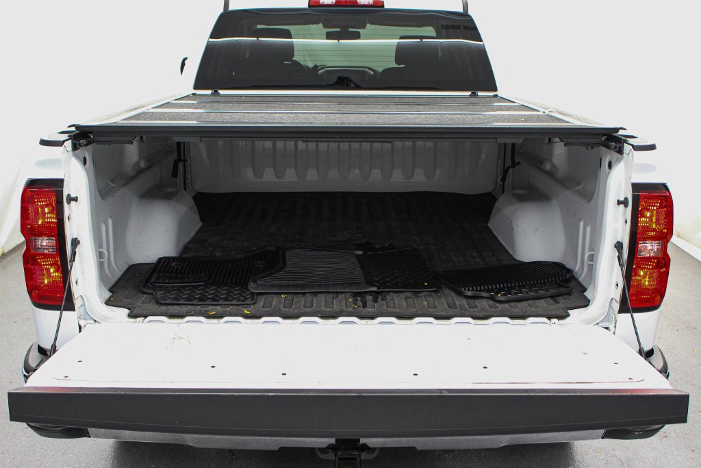 Used 2018 White Chevrolet LT image 10