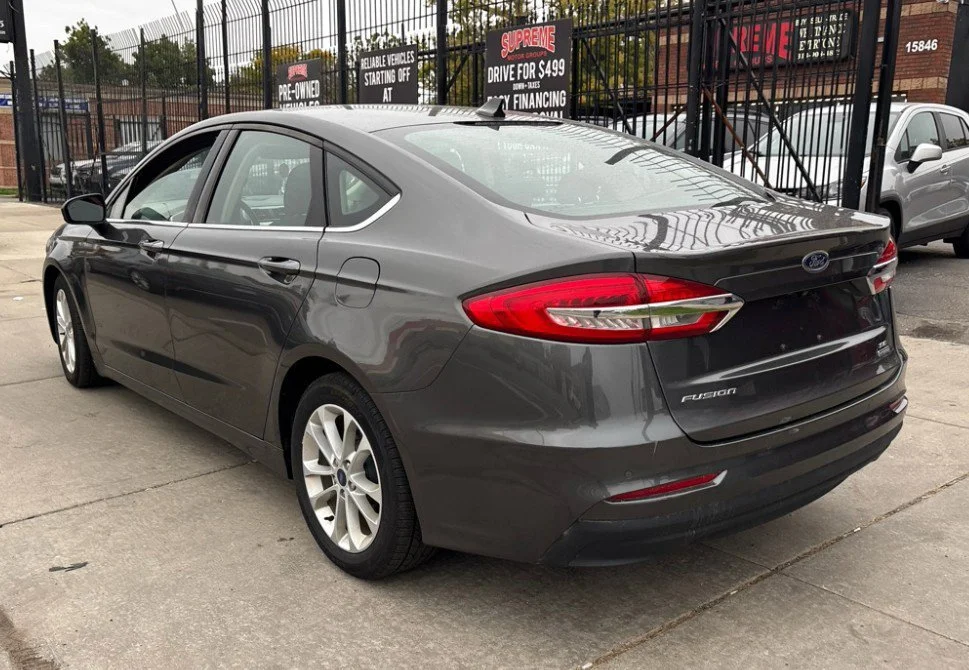 Used 2020 Gray Ford SE image 4
