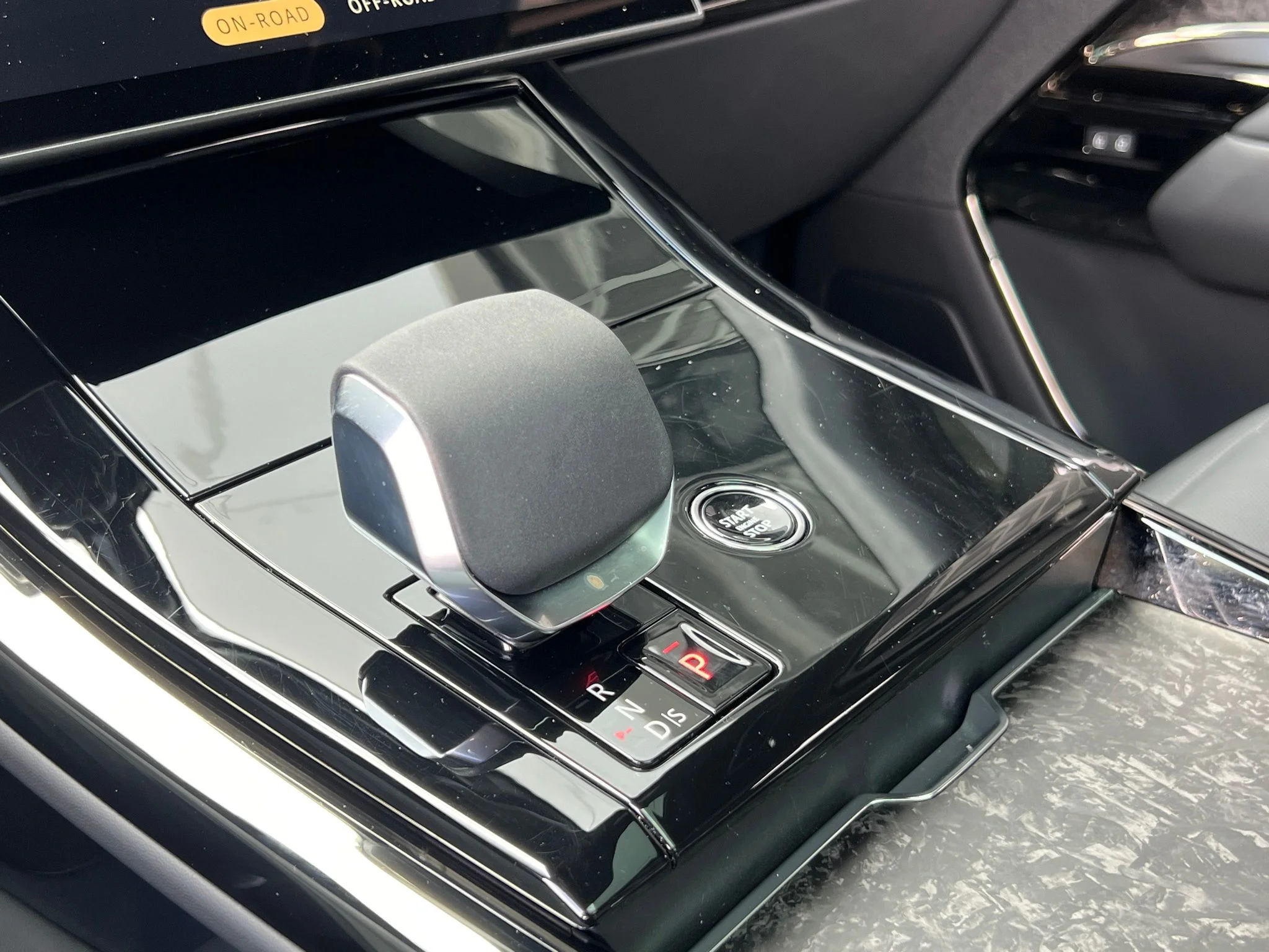 Used 2025 Gray Land Rover Autobiography image 18