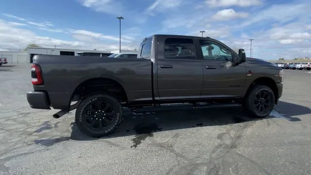 Used 2024 Granite Crystal Clearcoat Ram Laramie image 9