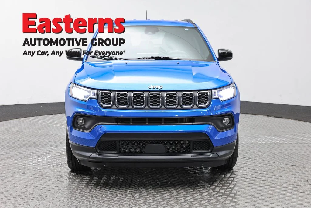 Used 2024 Blue Jeep Latitude image 2