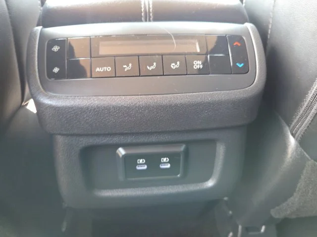 Used 2026 Black Nissan SL image 22