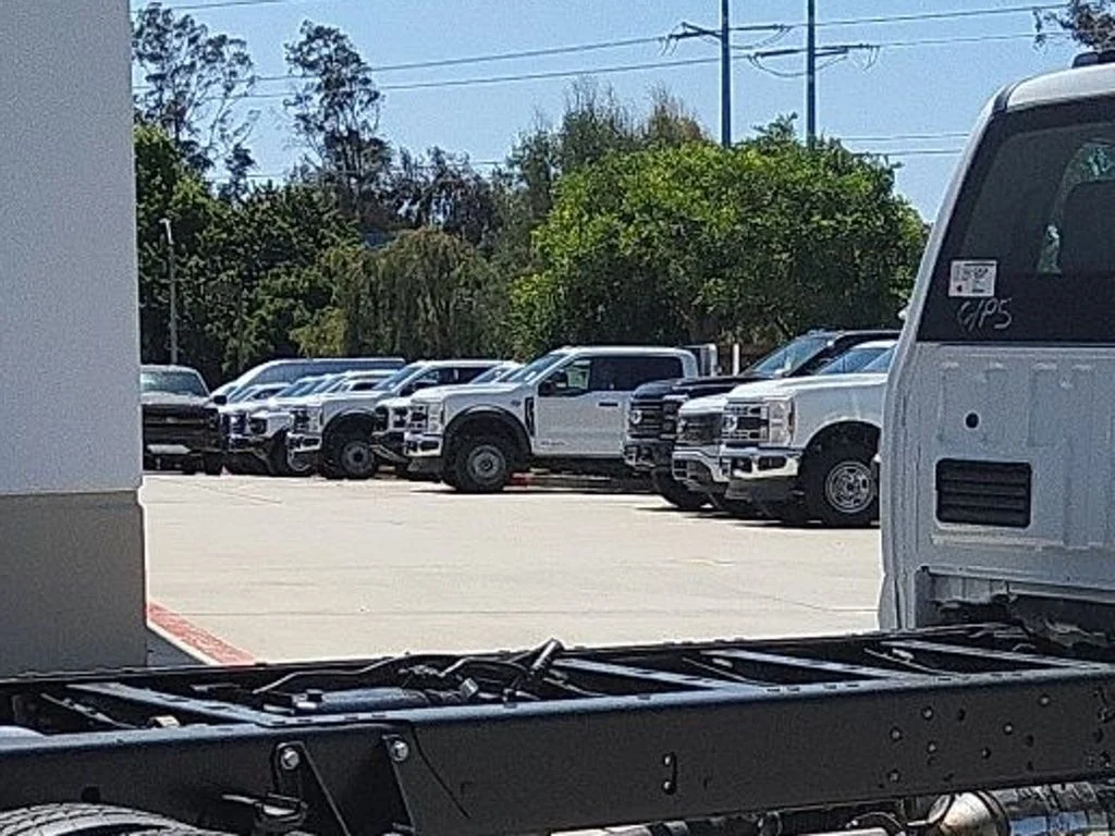 New 2026 Oxford White Ford XL image 17