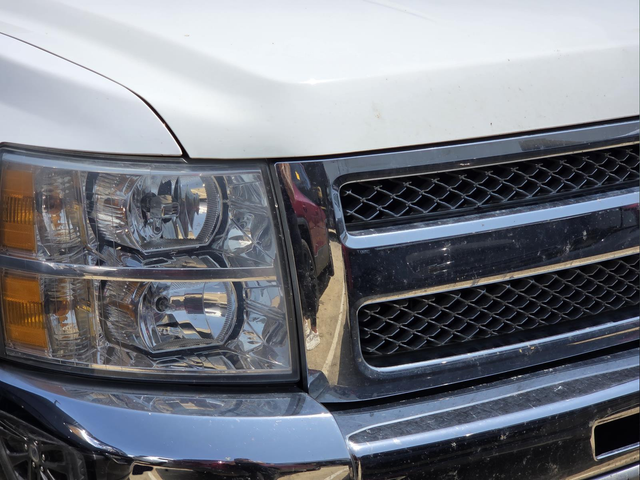 Used 2012 White Chevrolet LT image 6