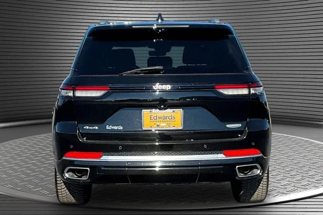 Used 2022 Black Jeep Summit image 5