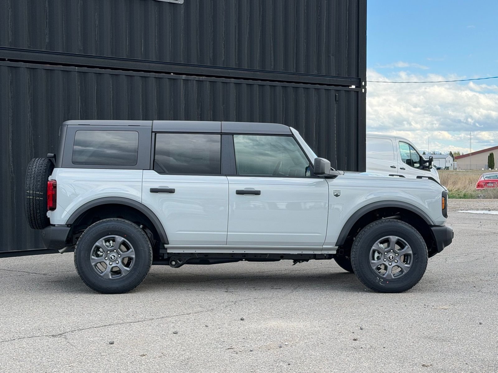 View vehicle photo 6