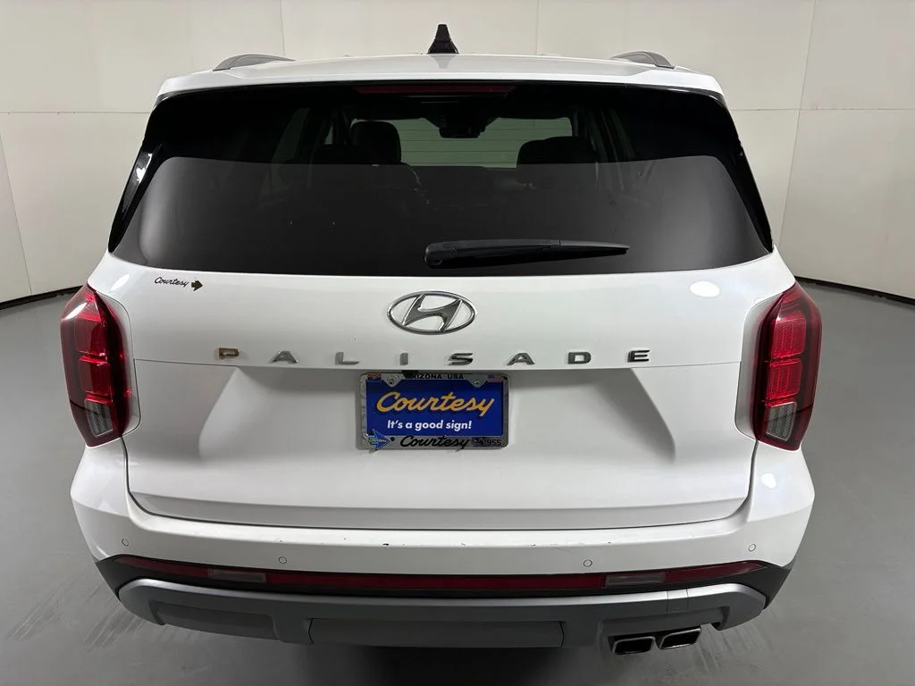 Used 2024 White Hyundai SEL image 7