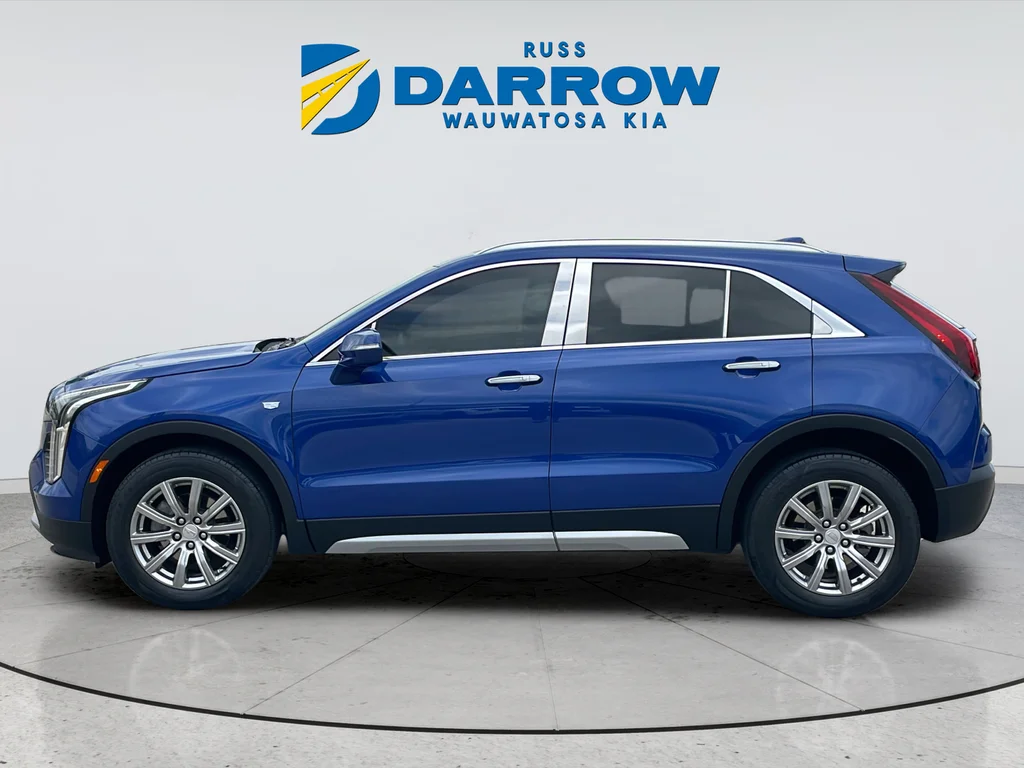 Used 2021 Cadillac XT4 Premium Luxury with VIN 1GYFZDR48MF005506 for sale in Wauwatosa, WI