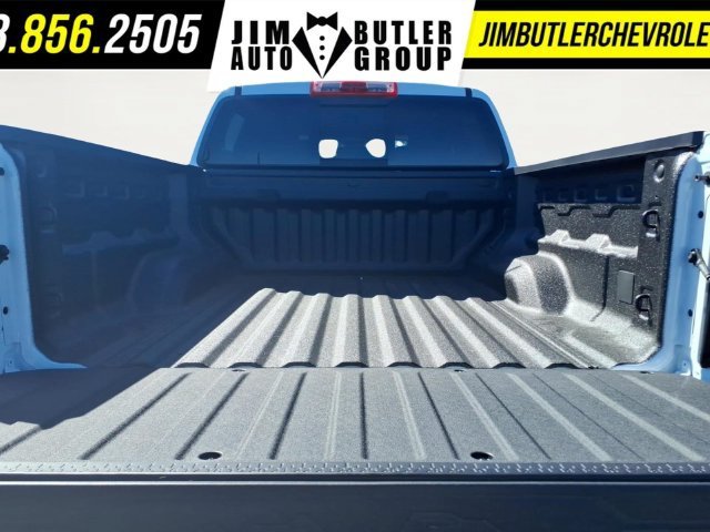 New 2026 Summit White Chevrolet WT image 18