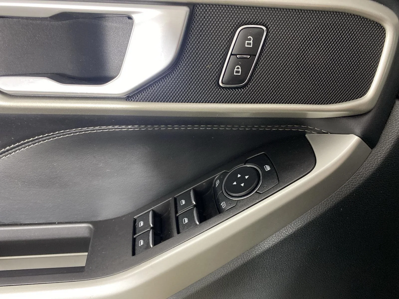 Used 2023 Forged Green Ford XLT image 22