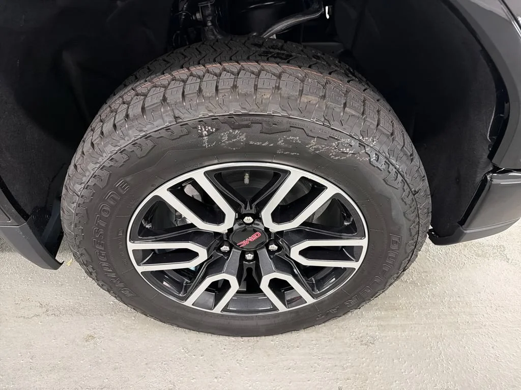 New 2026 Onyx Black GMC AT4 image 4