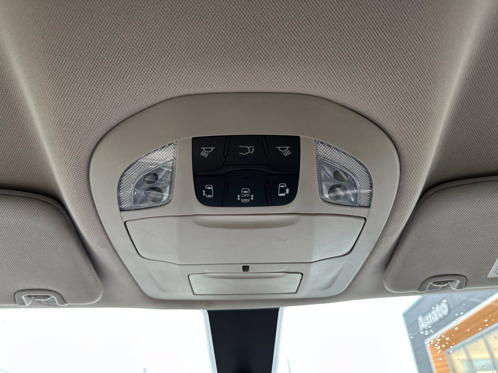 Used 2022 White Chrysler LX image 61
