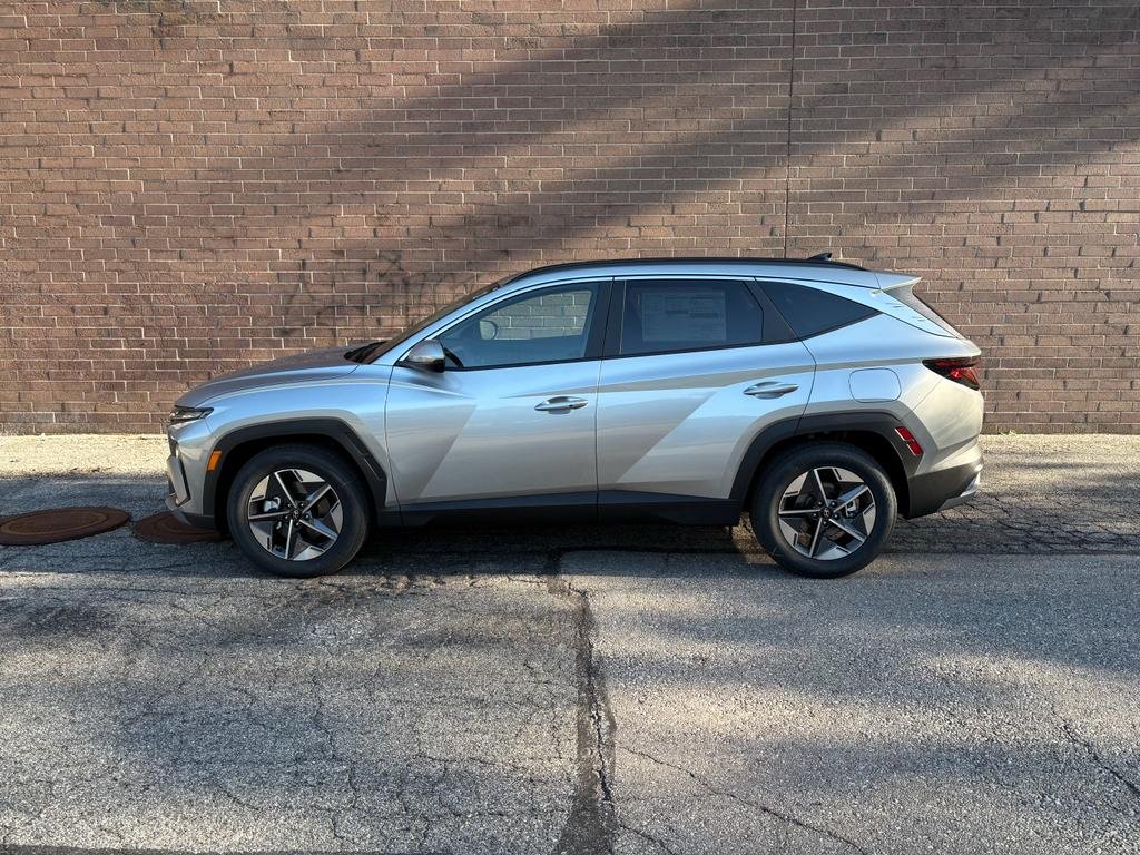 New 2026 Shimmering Silver Hyundai SEL FWD image 2
