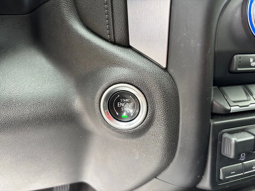 Used 2020 Black GMC Elevation image 26