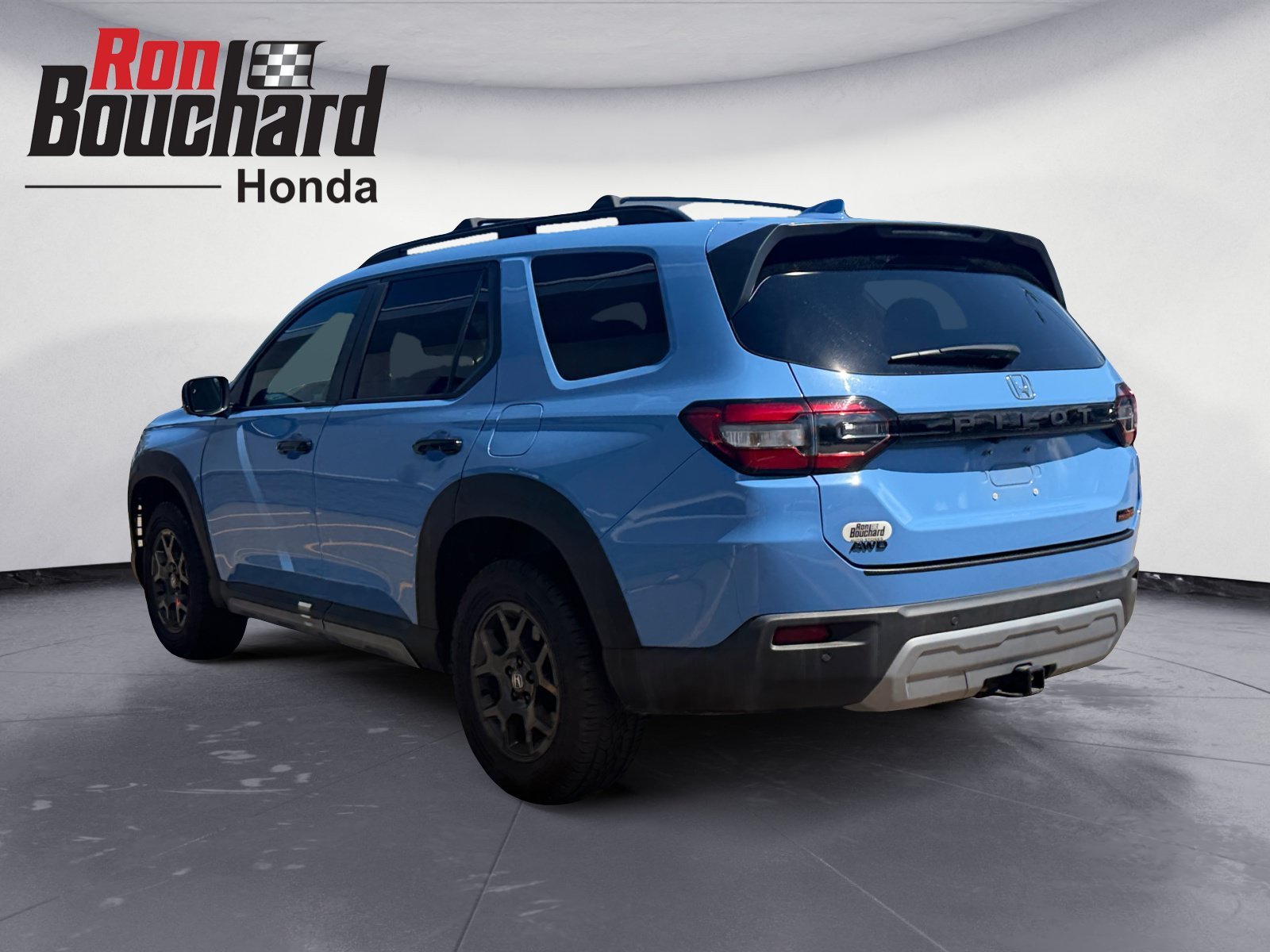 Used 2023 Diffused Sky Pearl Honda TrailSport image 4
