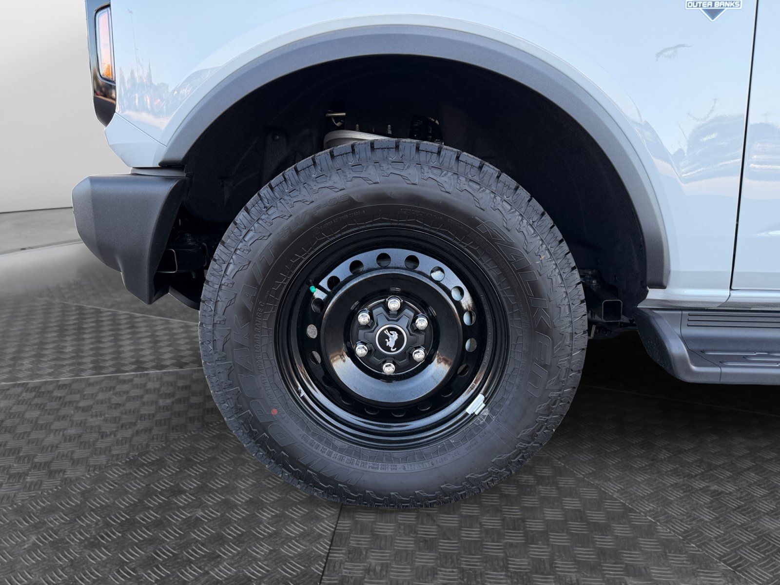 New 2026 Avalanche Gray Ford Outer Banks image 9